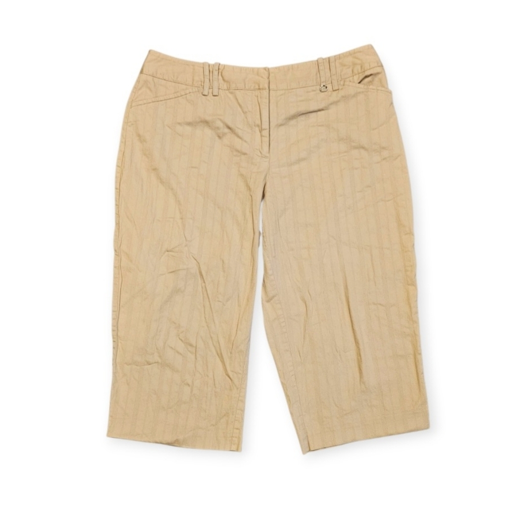 Like New, Women's Cream Colored Pinstriped Stretch Capri Pants Size 10